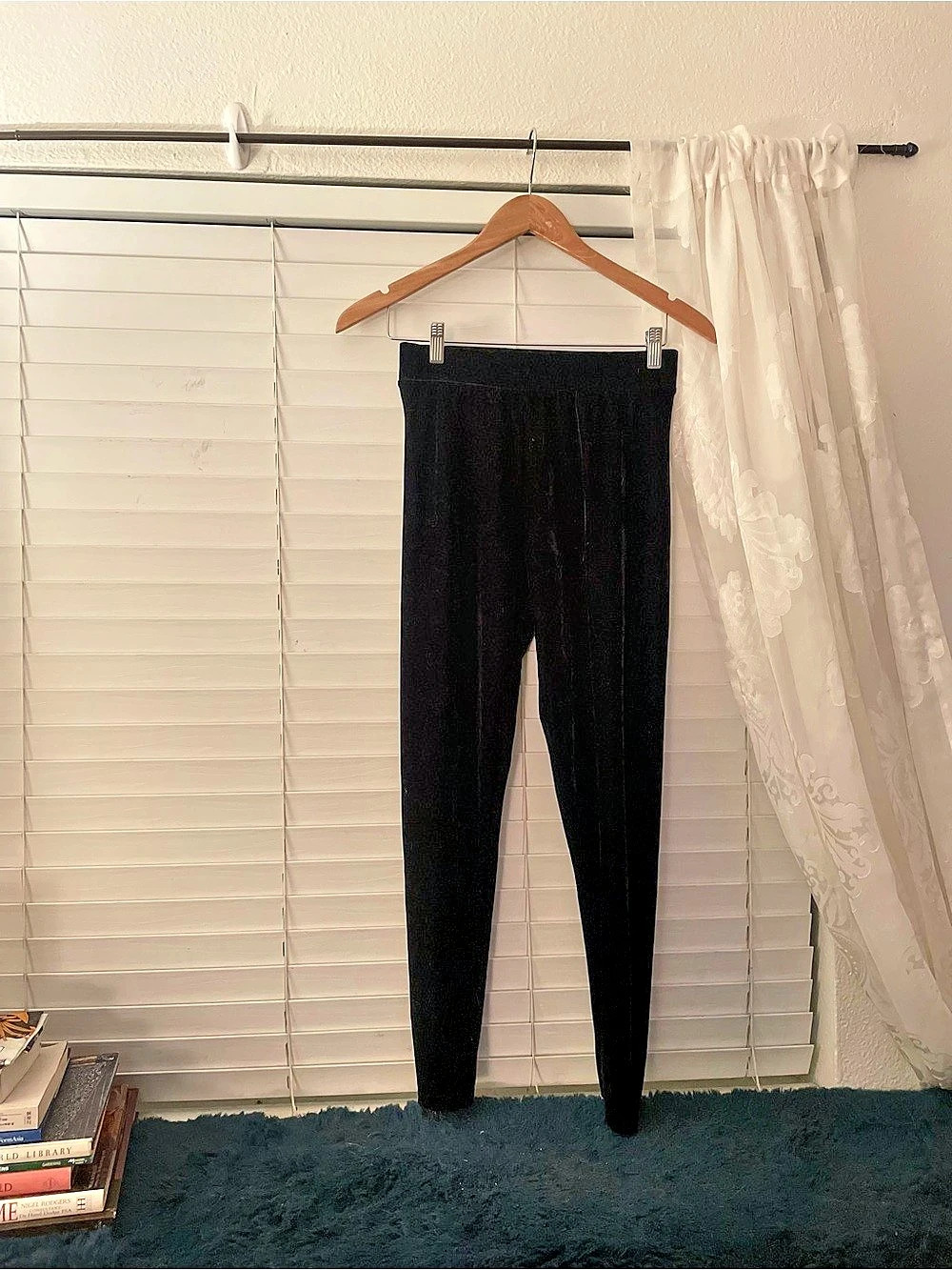 Amaryllis Black Leggings Size Small Like New
